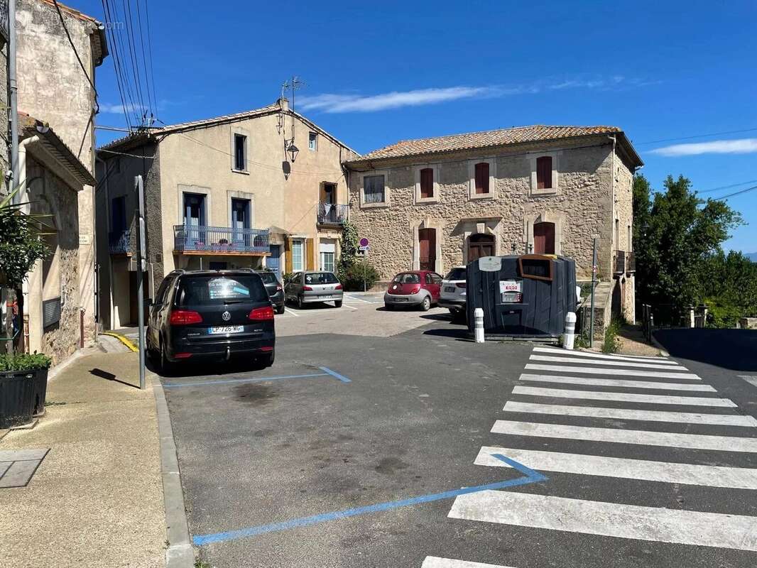 Commerce à CASTELNAU-DE-GUERS