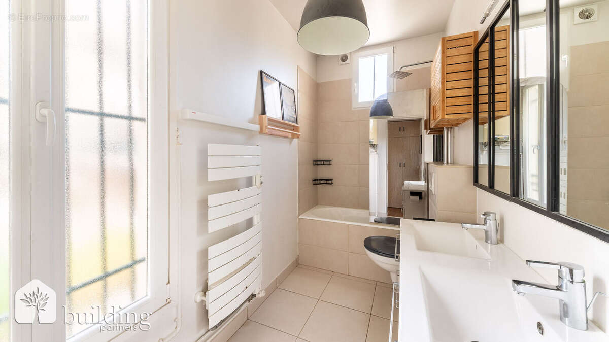 Maison à COURBEVOIE