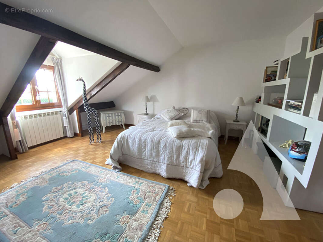 Maison 260 m² - 5 chambres avec terrain - peroy les gombries - photo 9