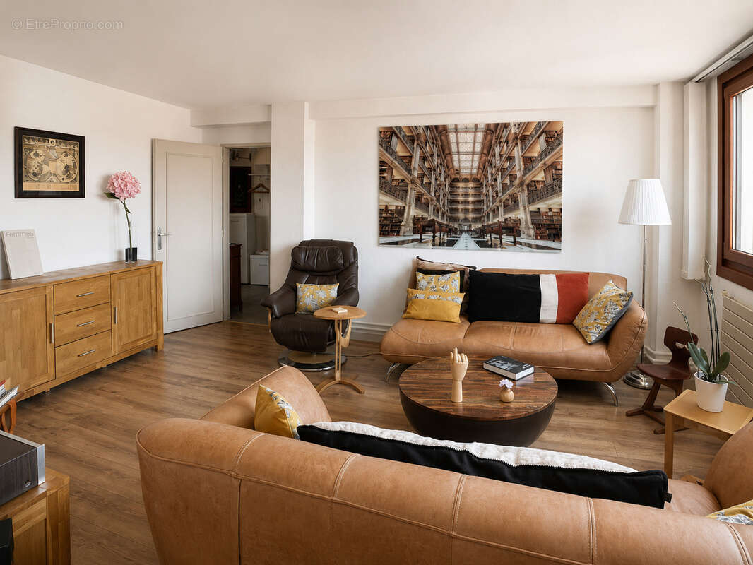 Bel appartement rénové avec vue, résidence sécurisée - photo 3