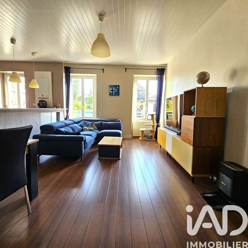 Photo 2 - Appartement à SAINT-GENEST-LERPT