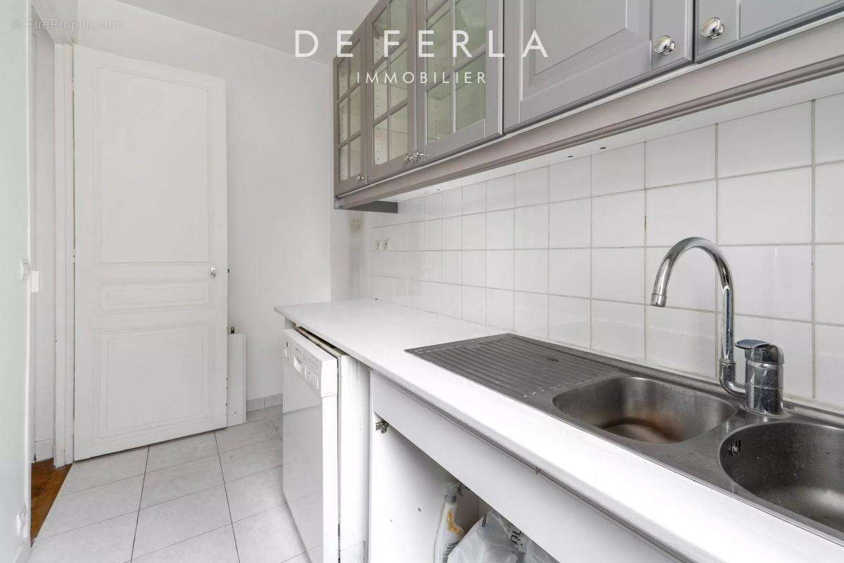 Appartement à PARIS-14E