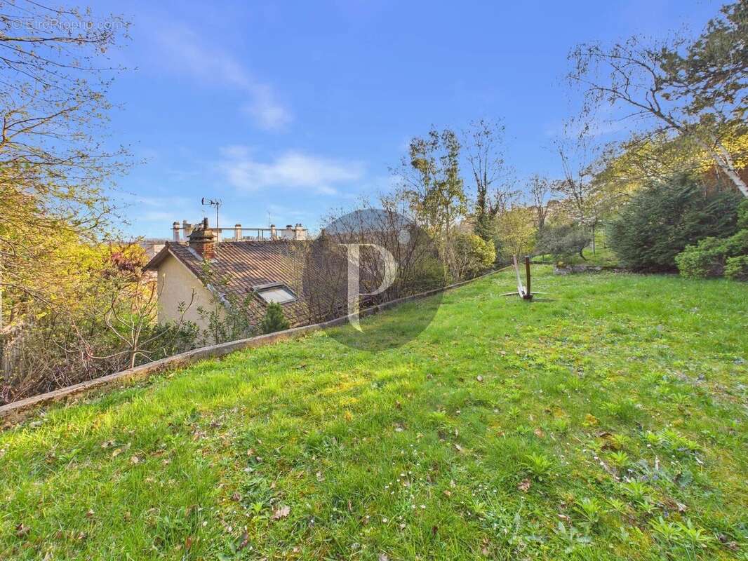 Maison à LE PLESSIS-ROBINSON