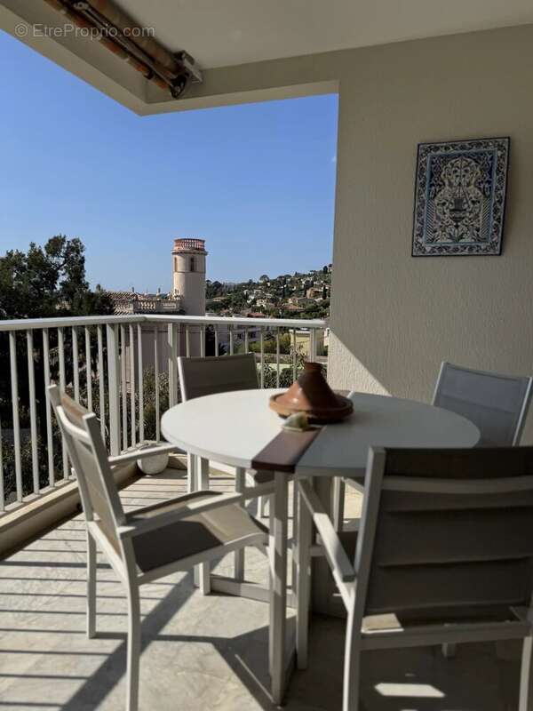 Appartement à VALLAURIS