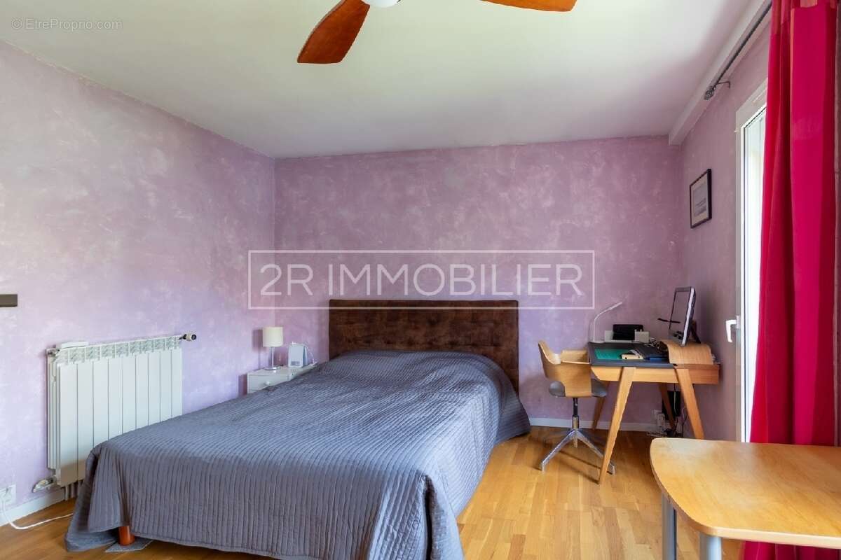 Maison à SAINT-THIBAULT-DES-VIGNES