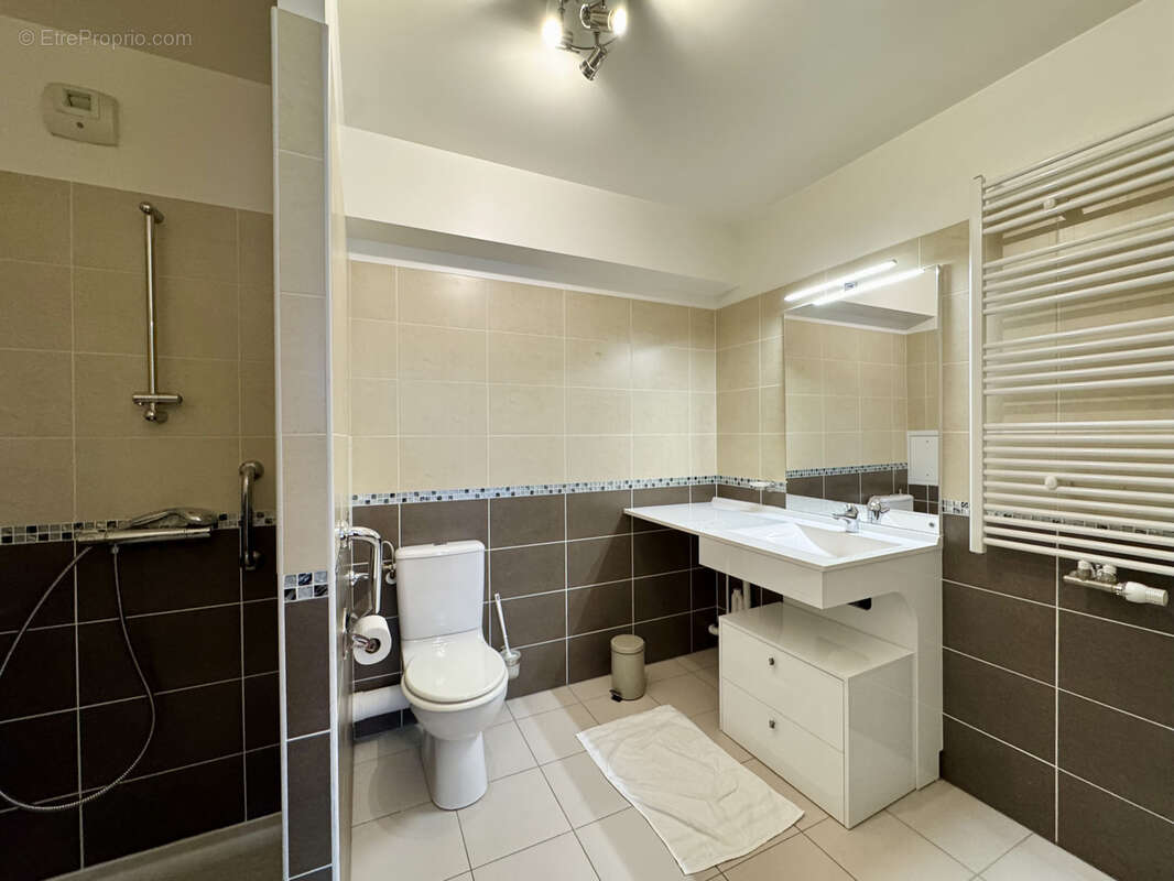 Appartement à EMERAINVILLE