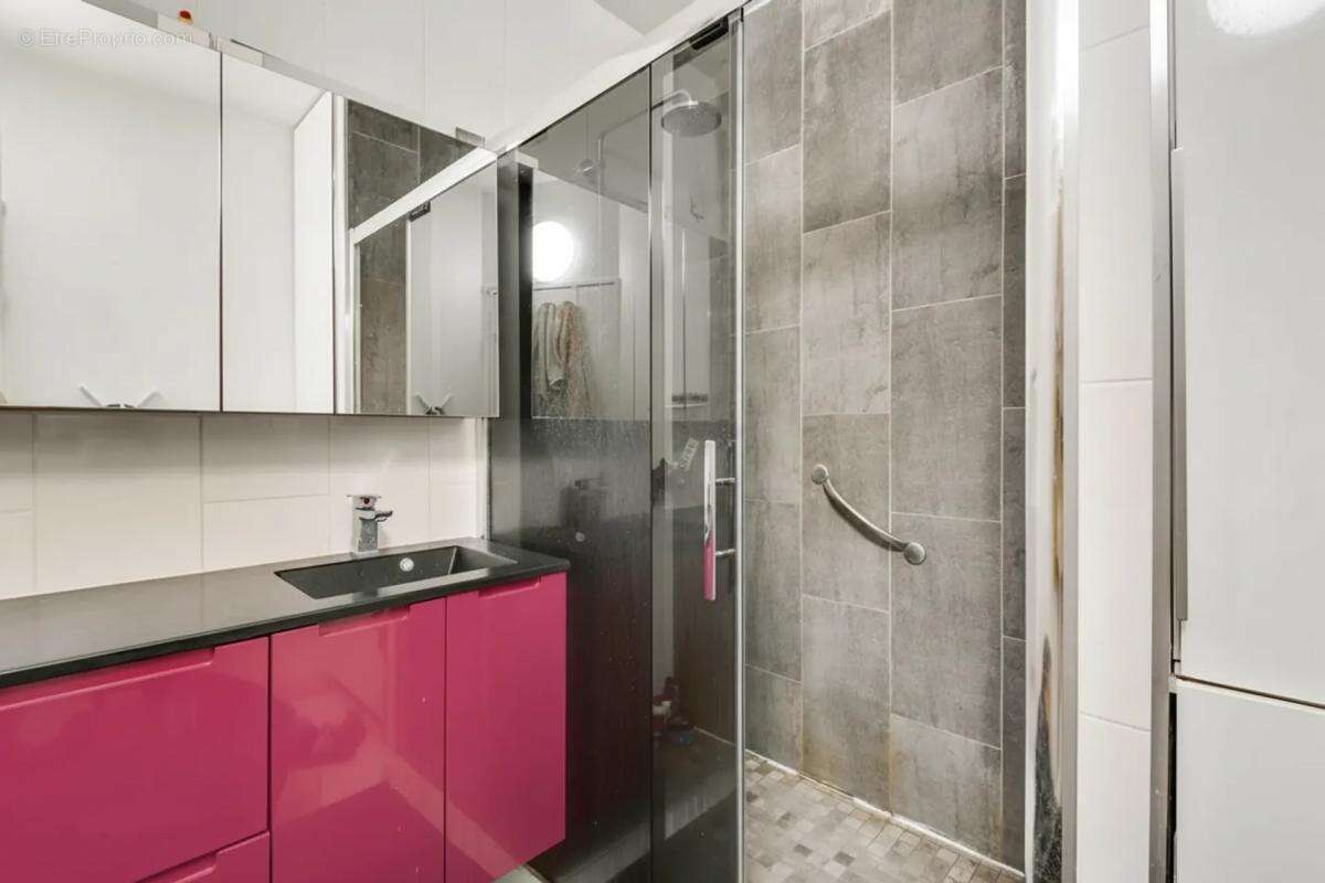 Appartement à CHARENTON-LE-PONT