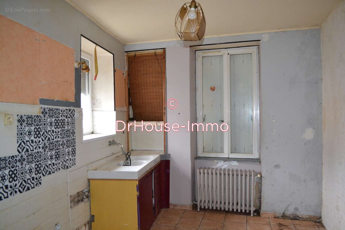 Maison à DUN-SUR-AURON