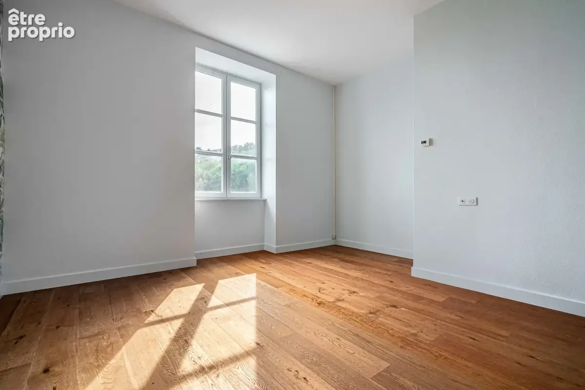 BELLE DEMEURE DE 223M2 - Vue d'exception sur 18 000m2 - Coeur du Beaujolais - photo 11