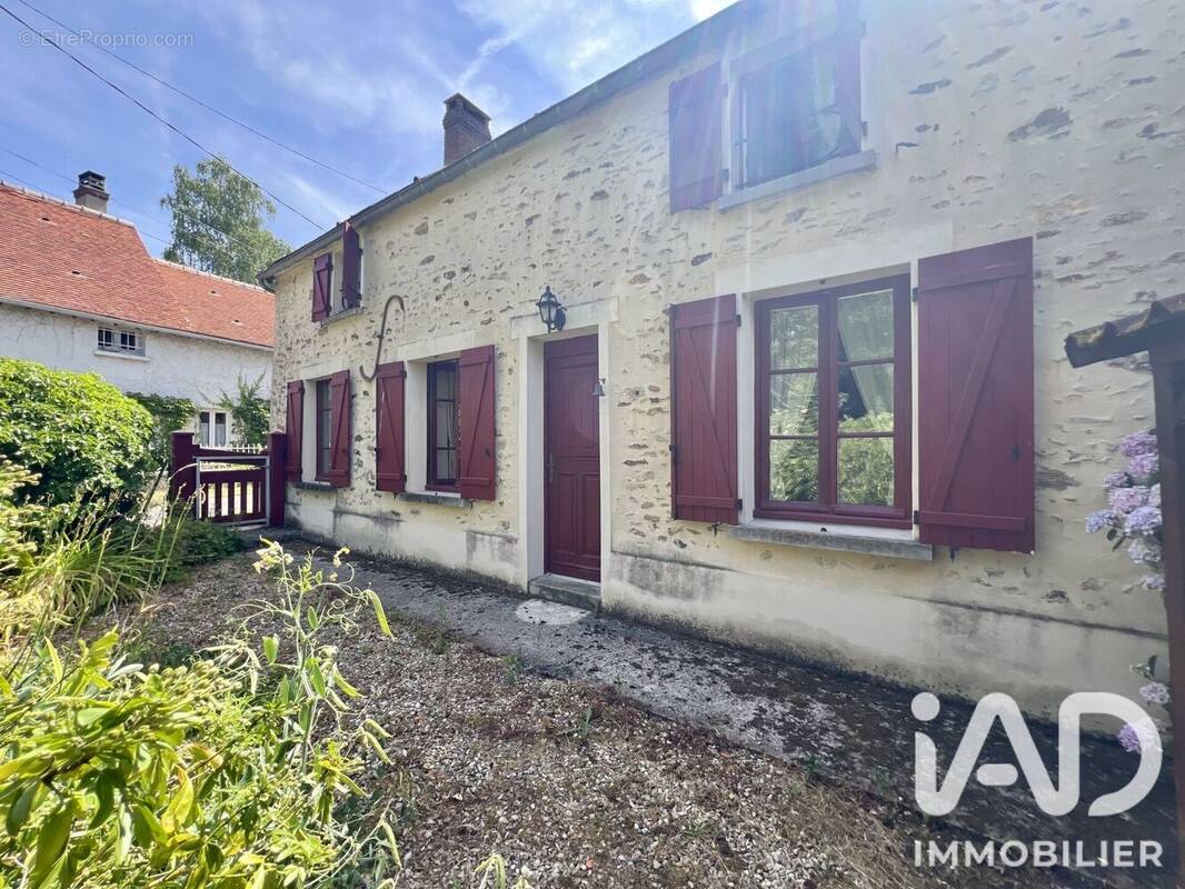 Photo 1 - Maison à SAINT-MARTIN-DES-CHAMPS