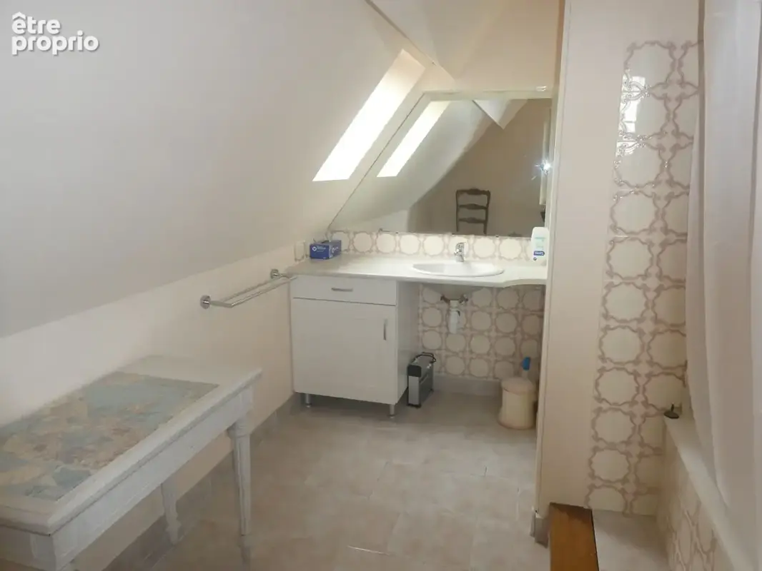 Maison Pont L Eveque 6 pièce(s), 217 m², 2761 m² - photo 15