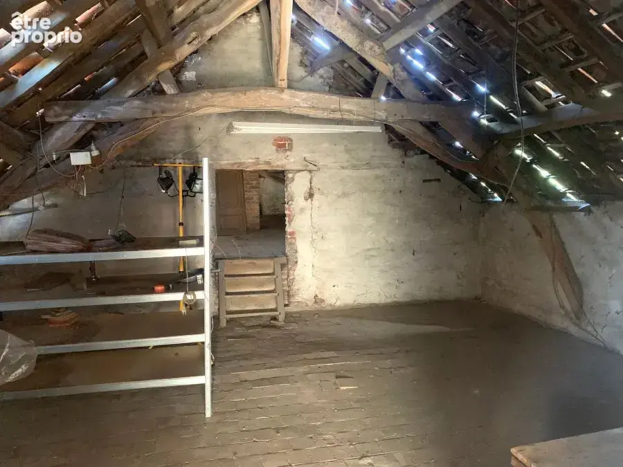 Centre du village, beau potentiel pour cette longère divisée en trois lots !! - photo 14