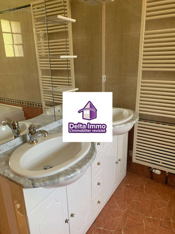 Maison à SYLVAINS-LES-MOULINS