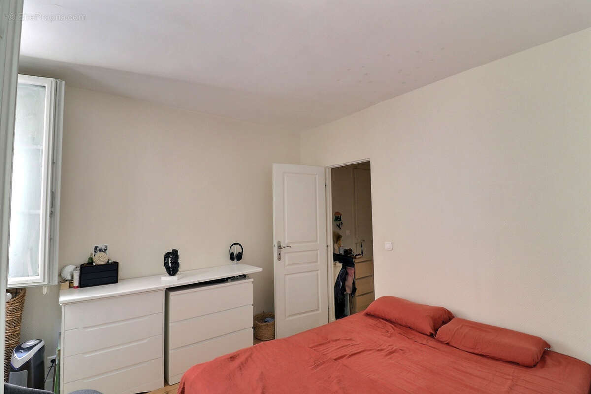 Appartement à PARIS-14E