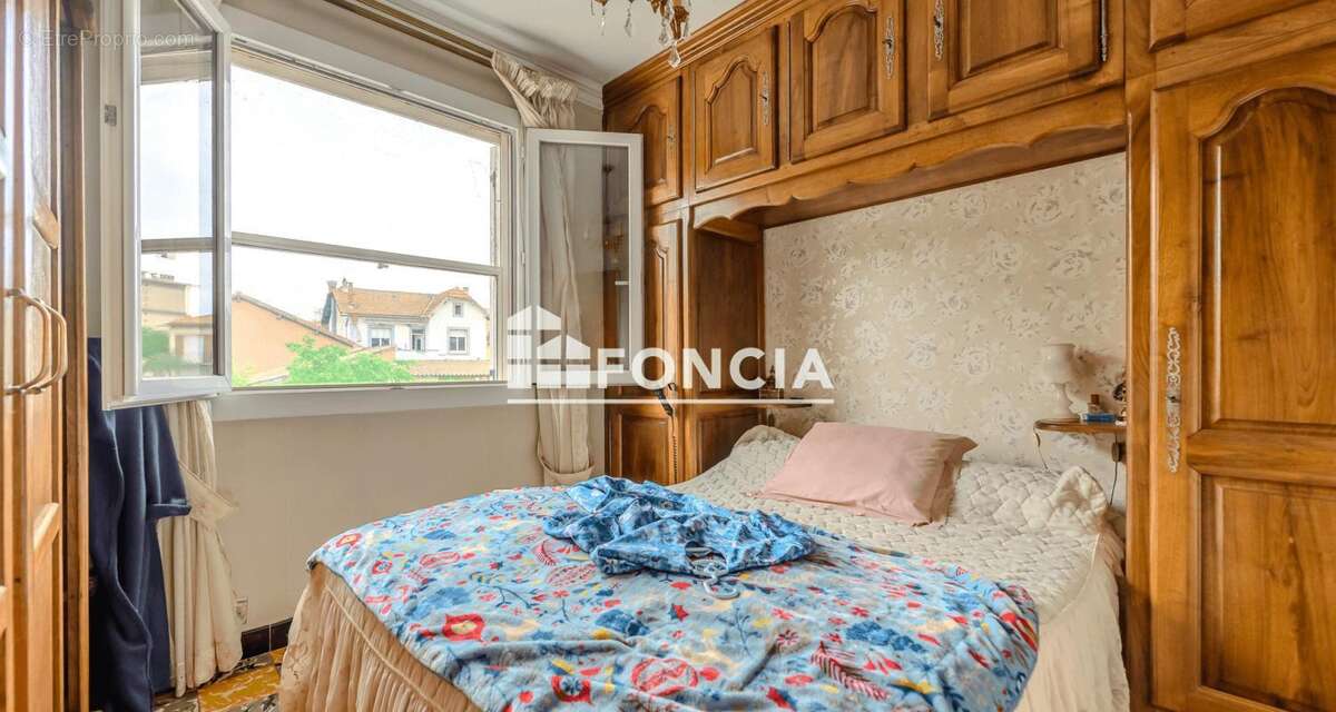 Le Pontet - Exclusivité : Maison 115 m² avec jardin arboré de 900 m² en plein centre-ville - photo 10