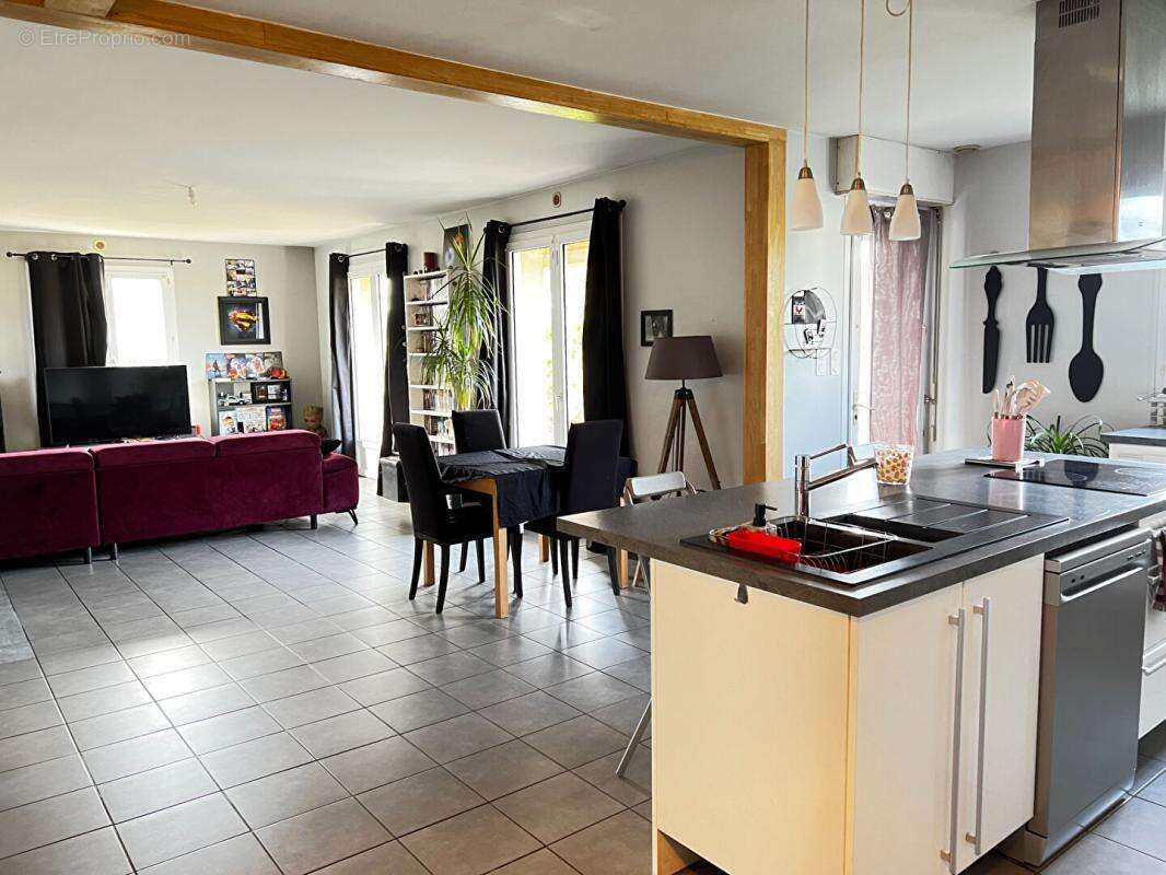 Maison à LA POMMERAIE-SUR-SEVRE