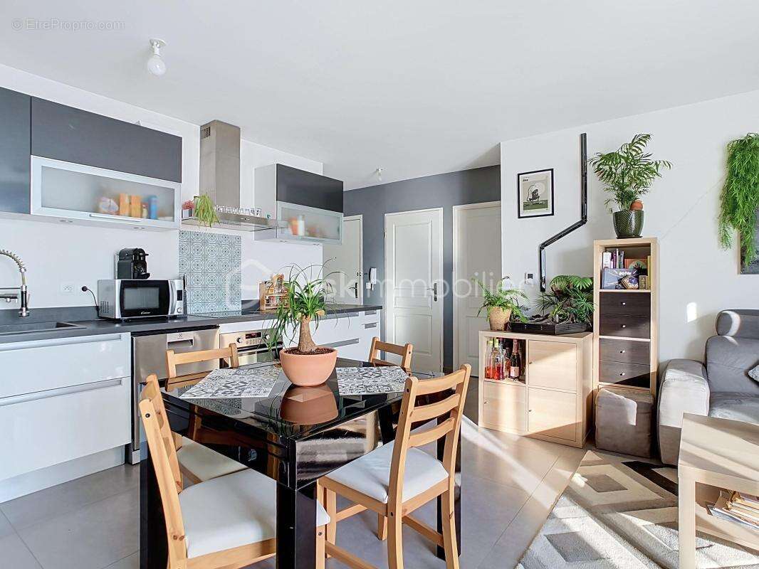  Le cocon idéal à Coupvray : dernier étage, balcon, double parking et sérénité garantie !  - photo 3