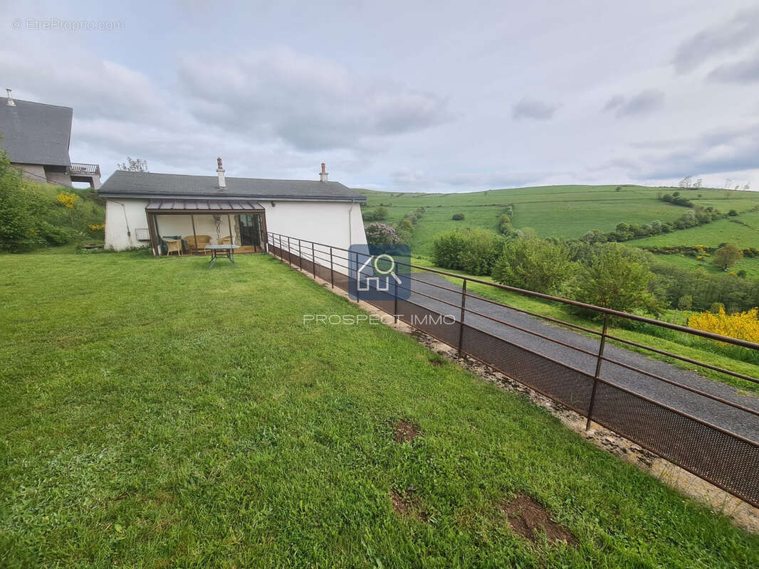 Maison à SAINT-GENIEZ-D&#039;OLT