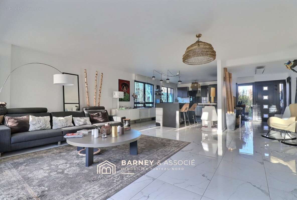 Maison à MONT-SAINT-AIGNAN