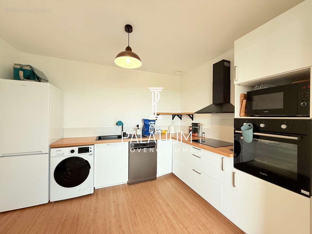Appartement à LA FARE-LES-OLIVIERS