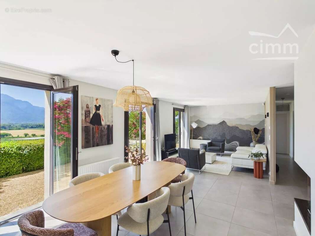 Maison 188 m² à Vourey  - photo 2