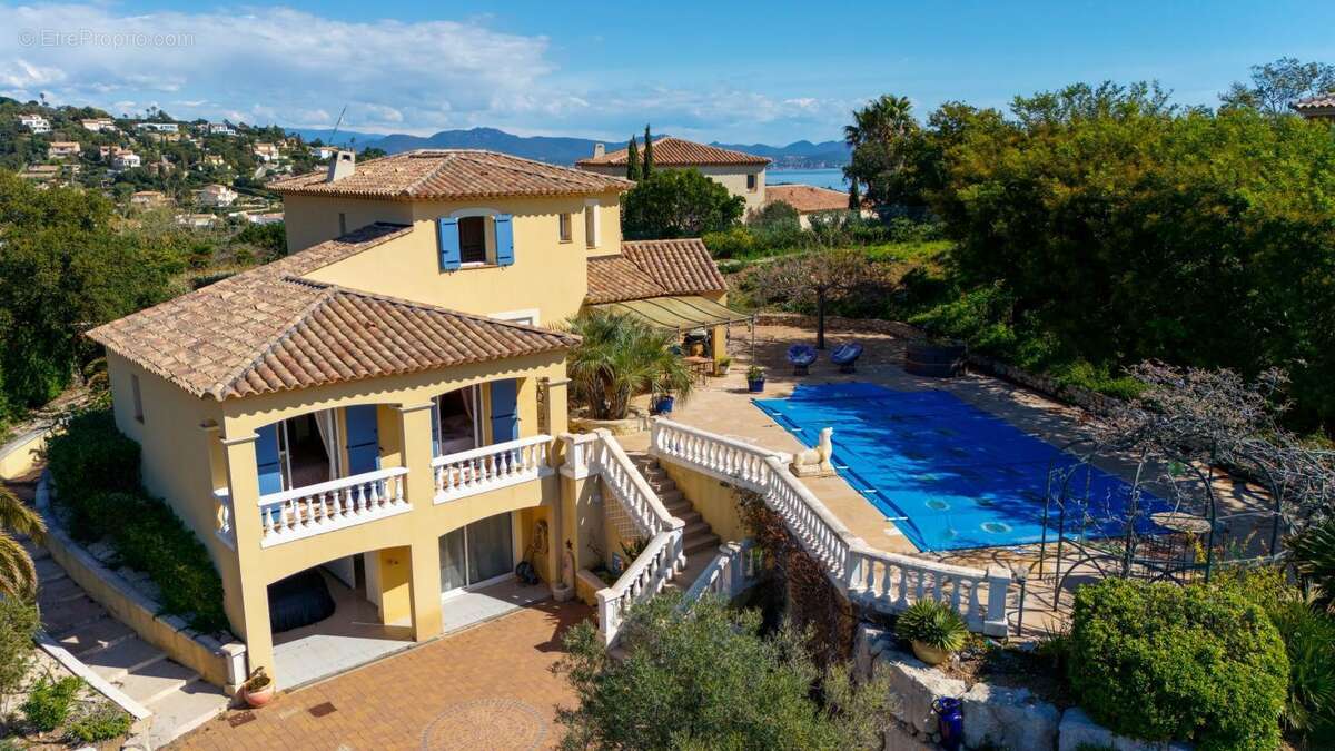 Maison à LES ISSAMBRES
