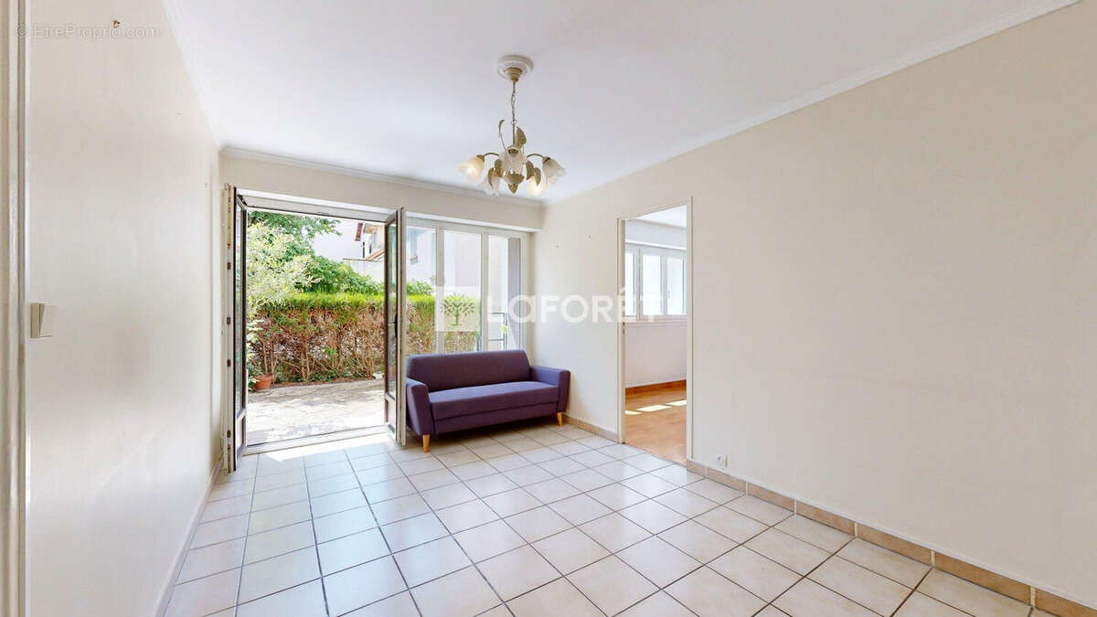 Appartement à NANTERRE