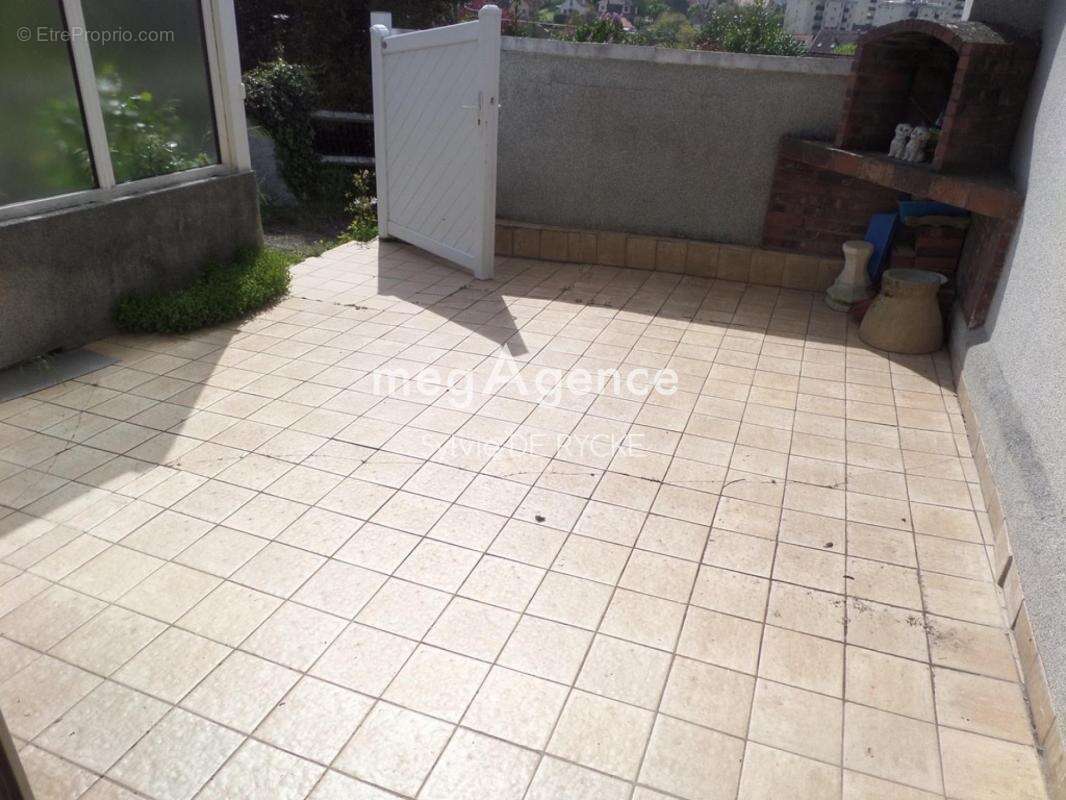 Maison à PONT-SUR-YONNE