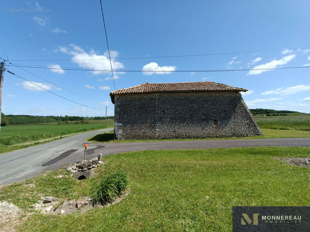Grange avec terrain - photo 12