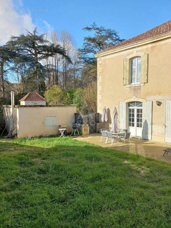 Maison à CASTELNAU-D'AUZAN