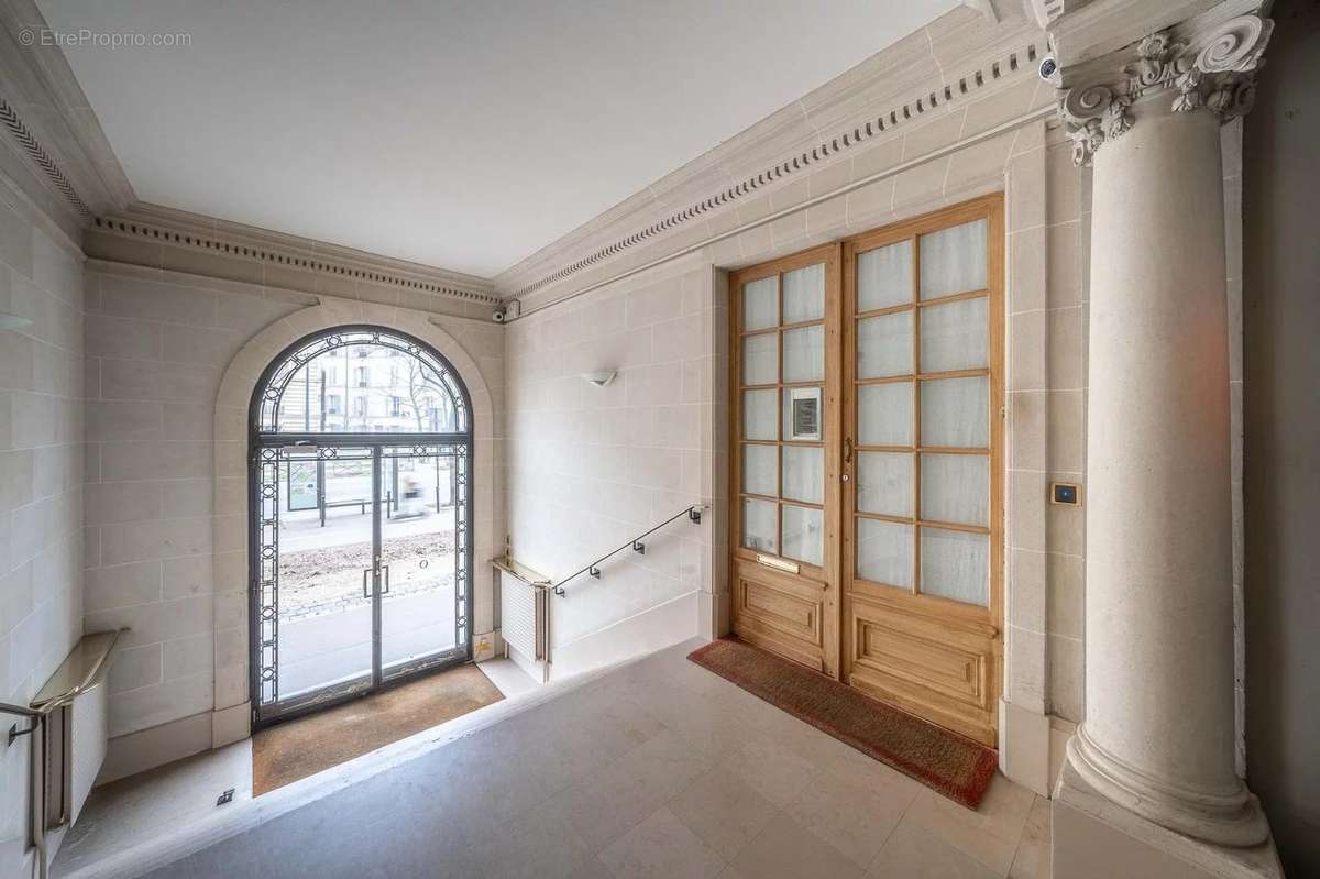 Appartement à PARIS-14E