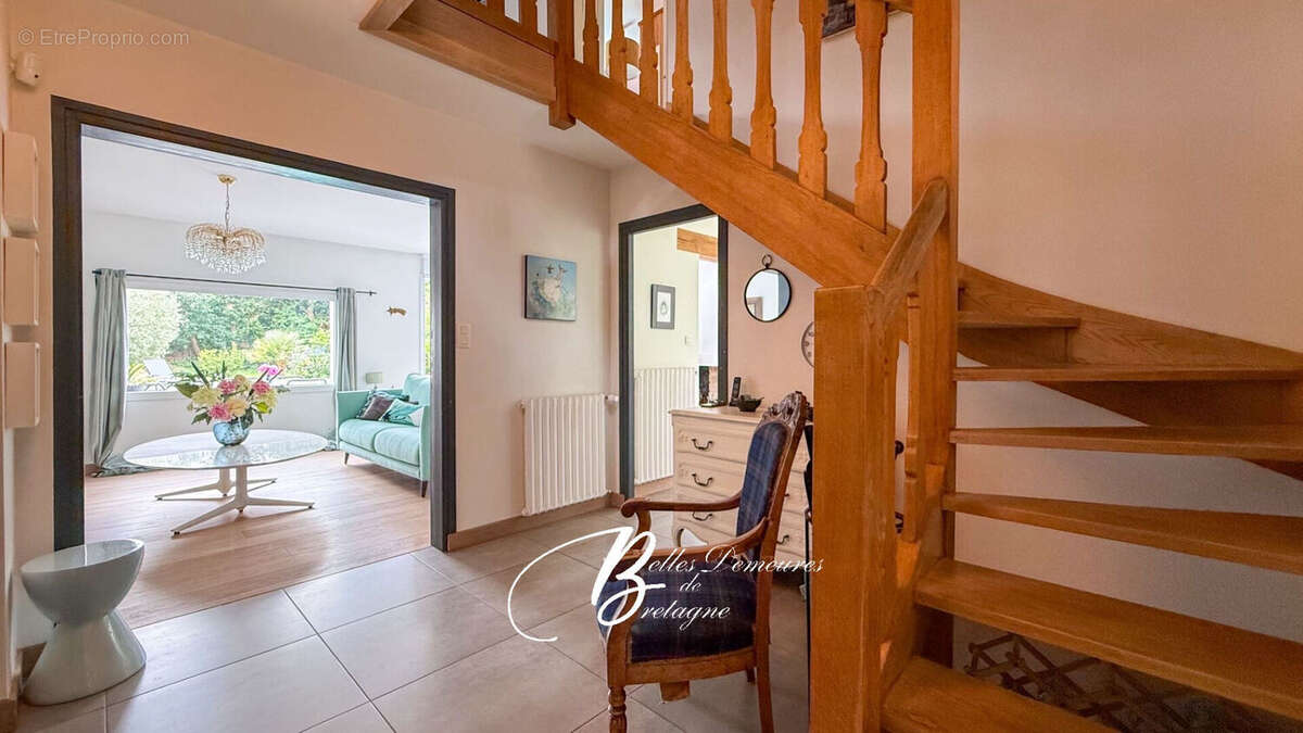 A vendre belle contemporaine avec piscine et terrain constructible à 900m d'une superbe plage, Finistère sud - photo 5