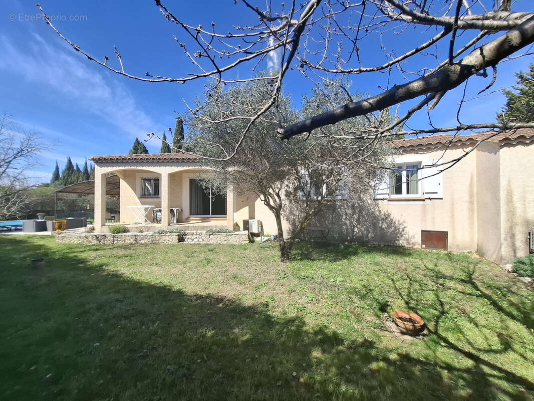 Maison à FONTVIEILLE