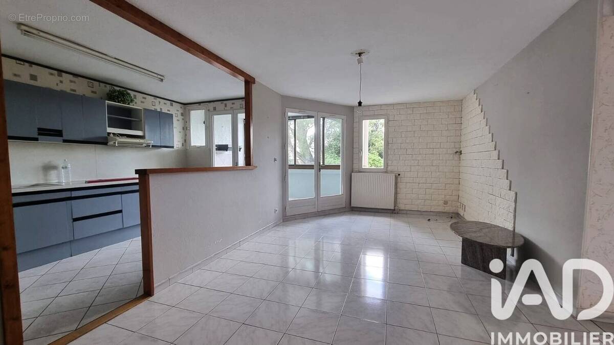 Photo 1 - Appartement à CHATEAURENARD