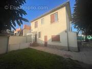 Maison à SARTROUVILLE