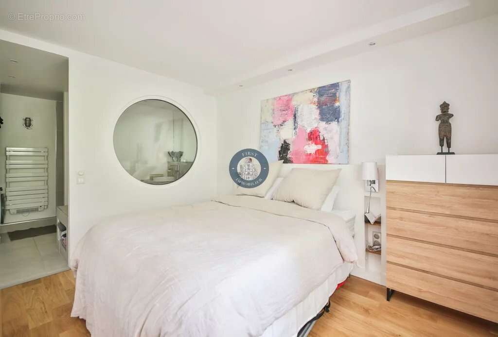 Appartement à NEUILLY-SUR-SEINE