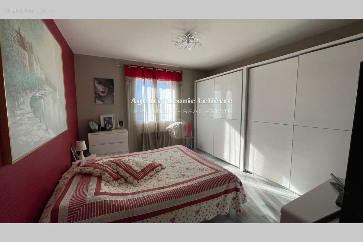 Maison à LES ISSAMBRES