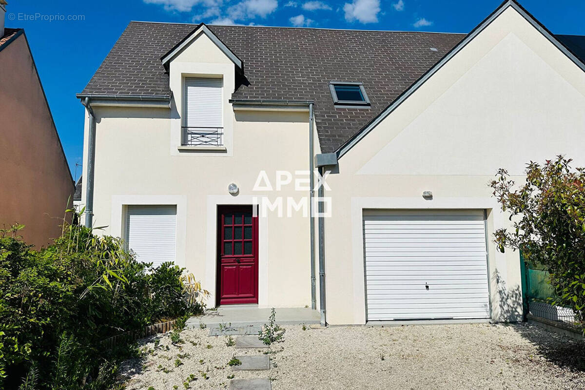 Maison à FLEURY-LES-AUBRAIS