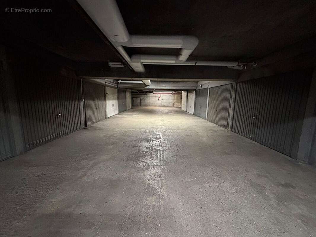 Parking 11 m² à Montrouge  - photo 4