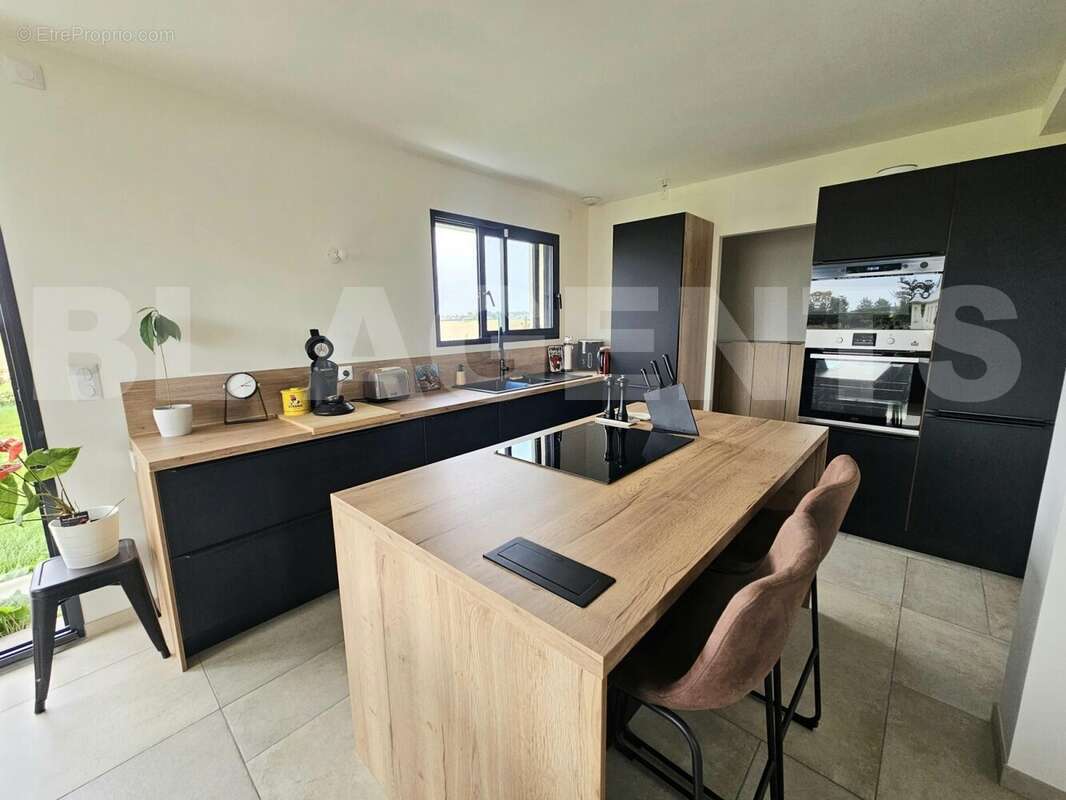 20250907_151011 - Maison à PREAUX