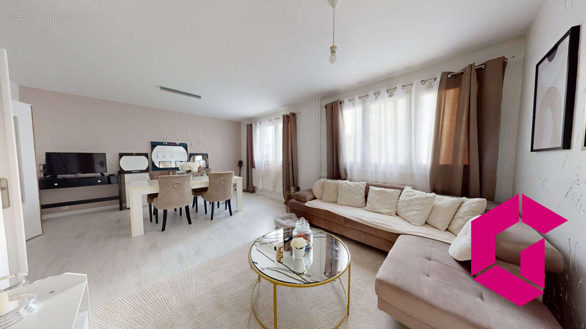 Appartement à SAINT-ETIENNE