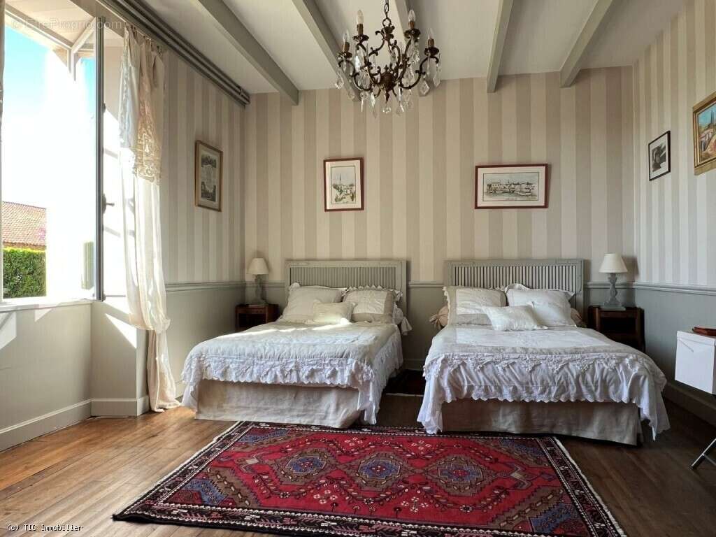 Maison à SAUZE-VAUSSAIS