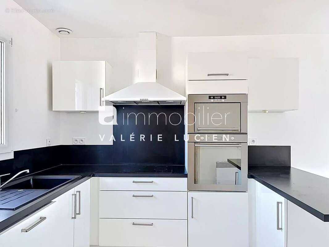 Maison lumineuse avec piscine et terrasse - photo 4