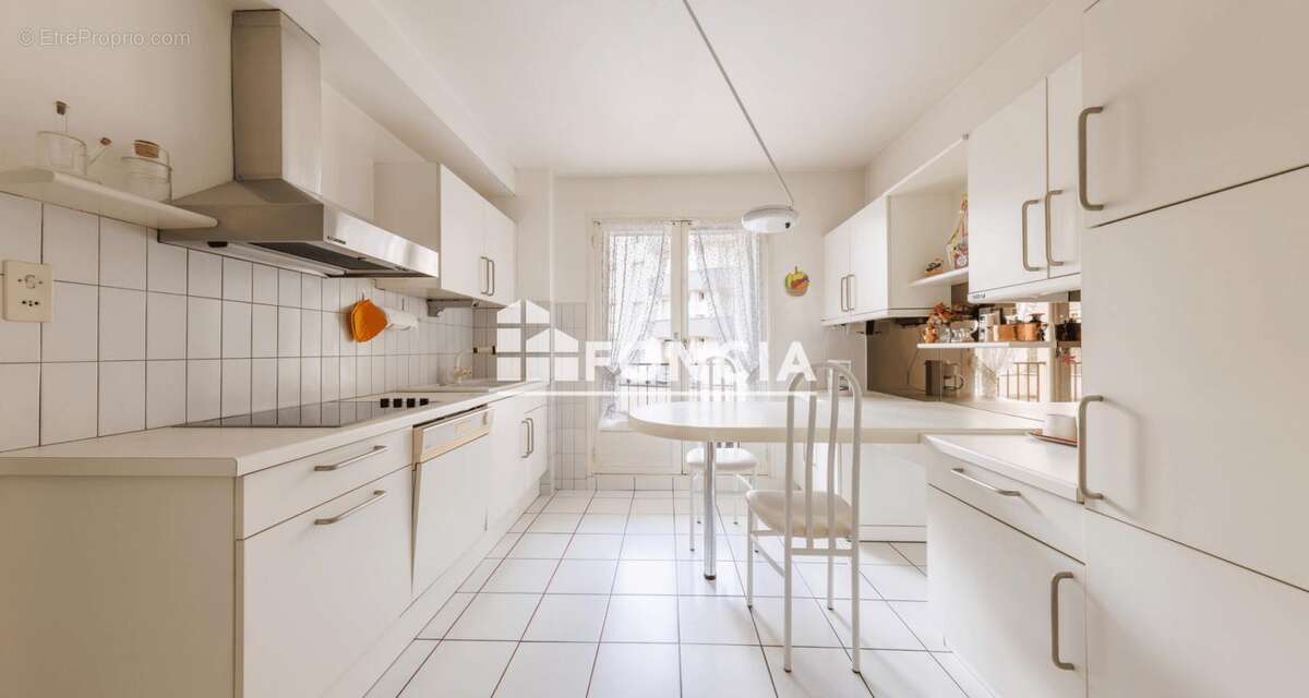 SALINS - 168m2 - 5 chambres- 2 parkings - photo 2