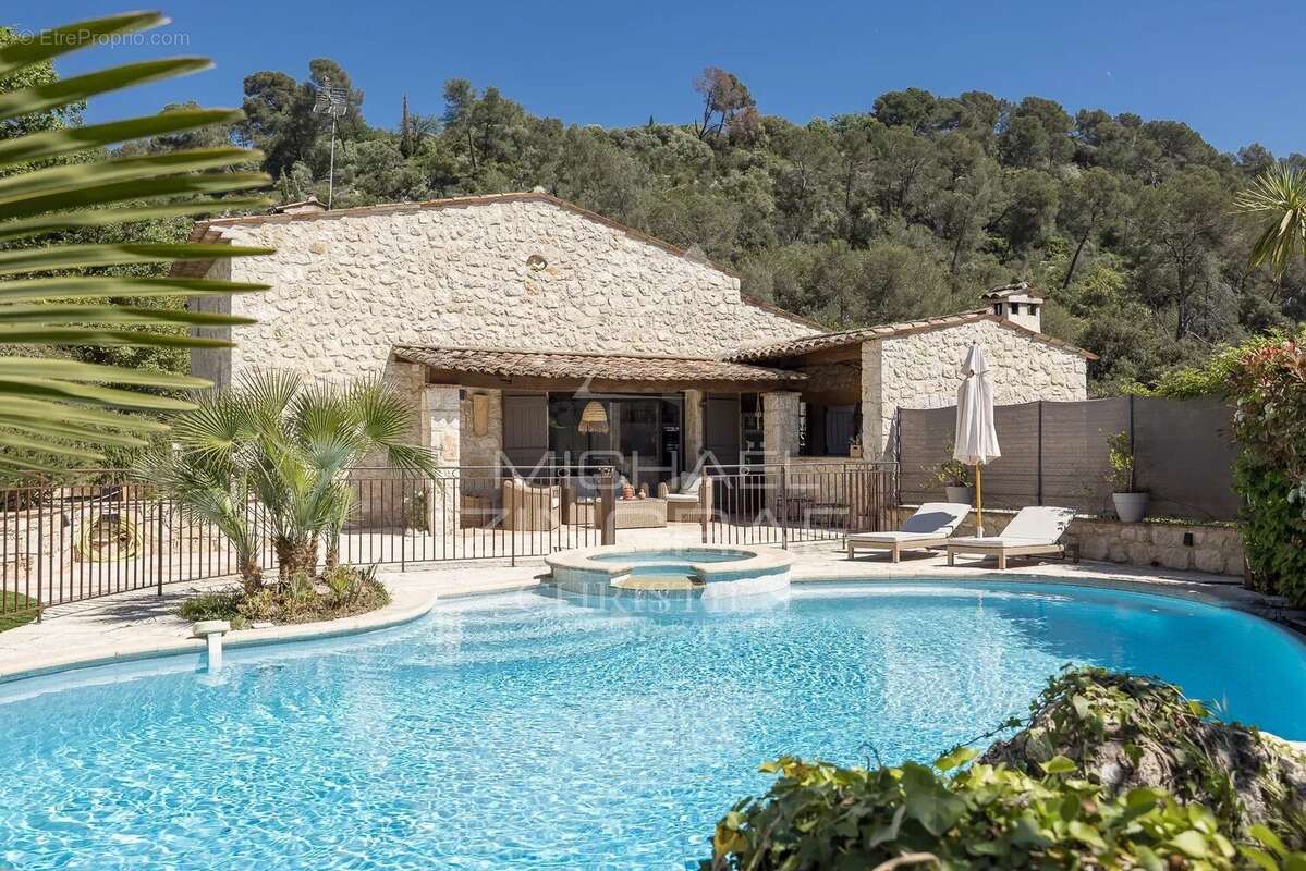 Maison à LA COLLE-SUR-LOUP