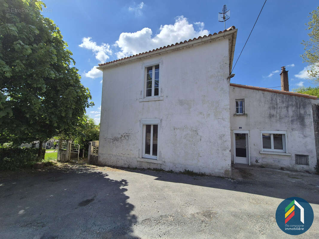 Maison à POUZAUGES