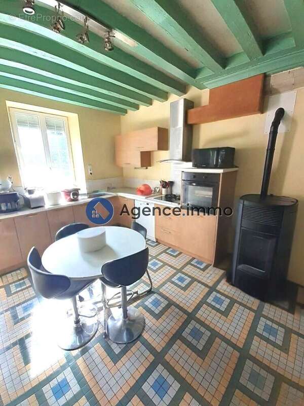 Maison à SAINT-OUEN-EN-BELIN