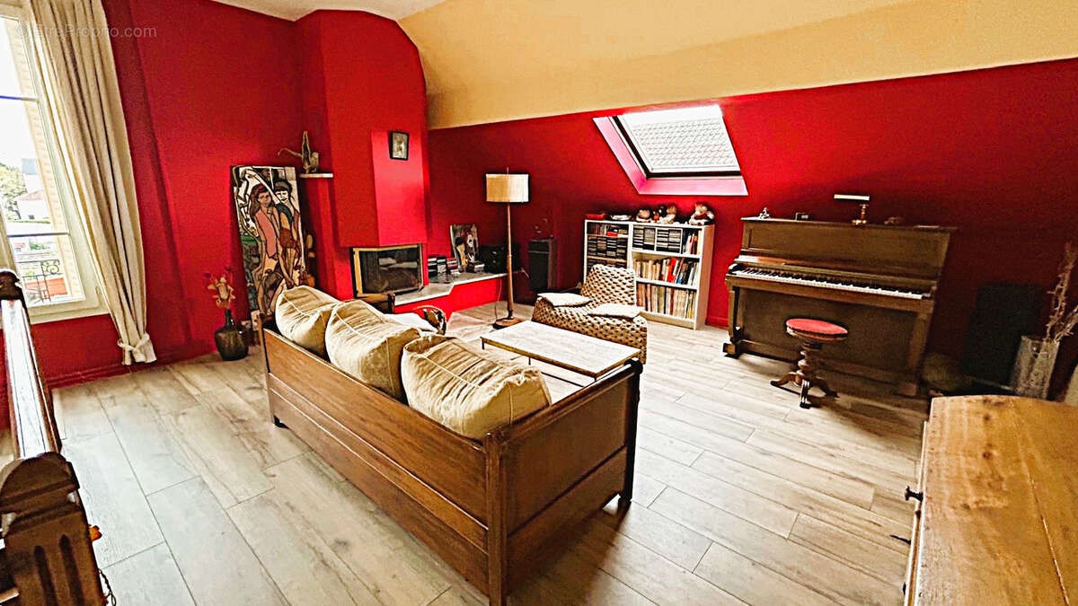 Maison à BEAUCHAMP