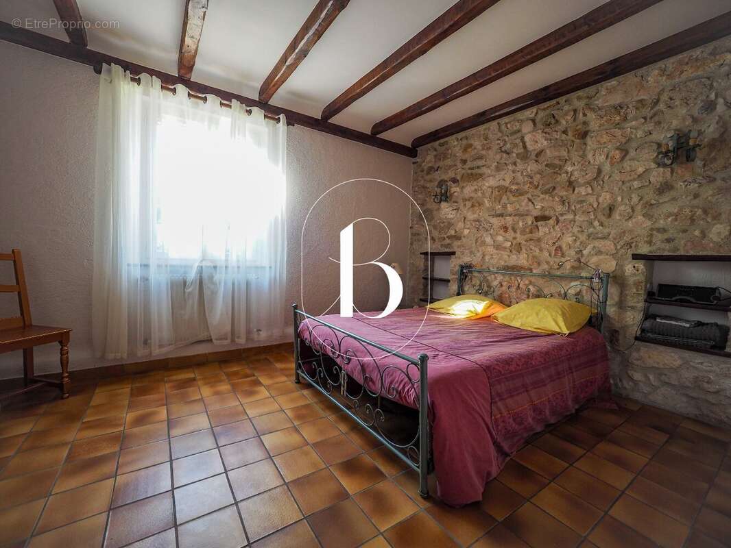 Maison à SAINT-VICTOR-LA-COSTE