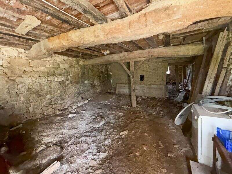 En campagne maison ancienne a renover entierement sur plus de 5000 m² de terrain - photo 12